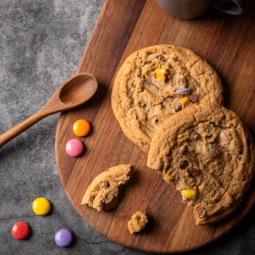 Box cookies made with SMARTIES from NESTLÉ - 20 x 50g