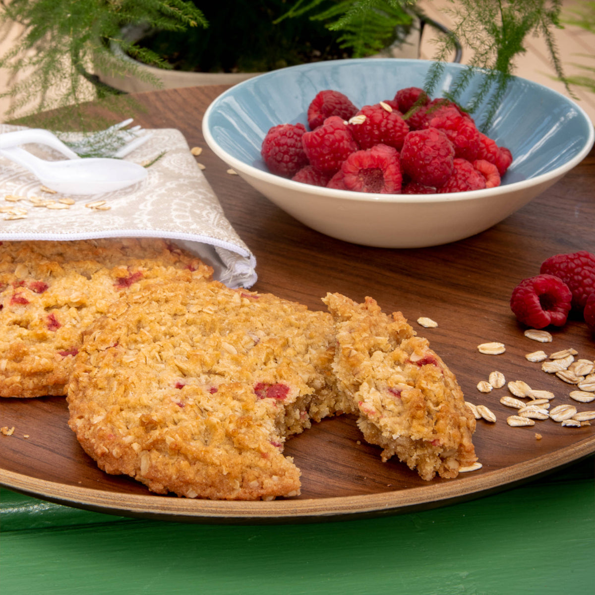 Oatmeal &amp; Raspberry Box  - 20 cookies